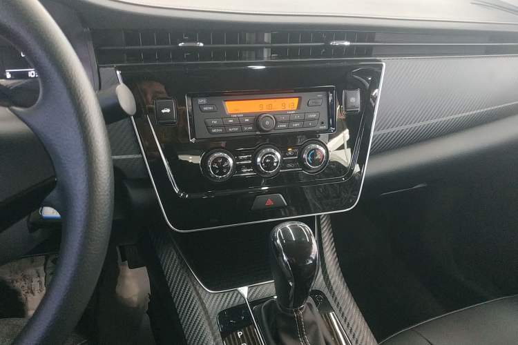 Used Venucia D60 2023 PLUS 1.6L XE CVT Trendy Edition
