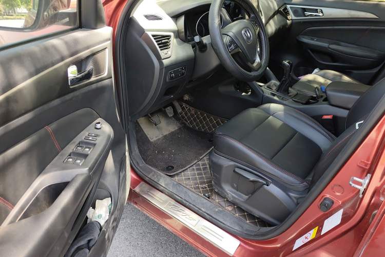 Used CHANGAN CS75 2014 2.0L Manual Luxury Version China IV Standard