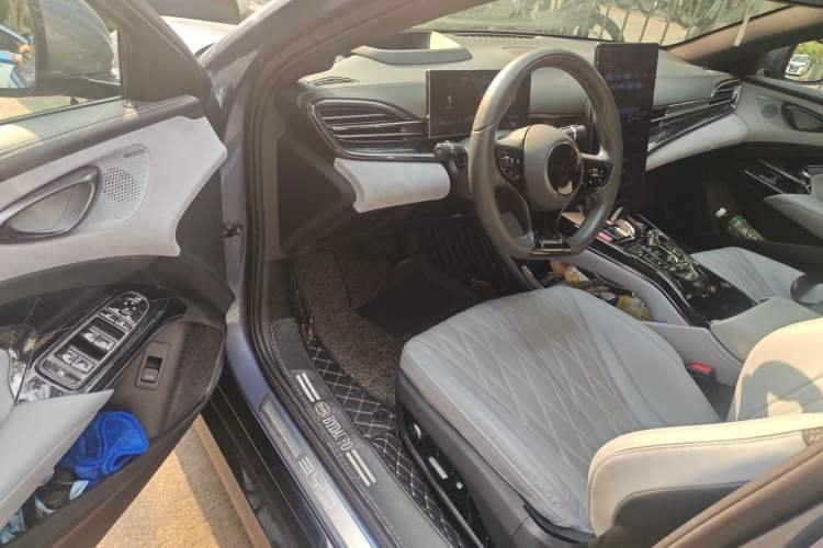 Used BYD Seal 2022 700 km Long-Range Rear-Wheel-Drive Version