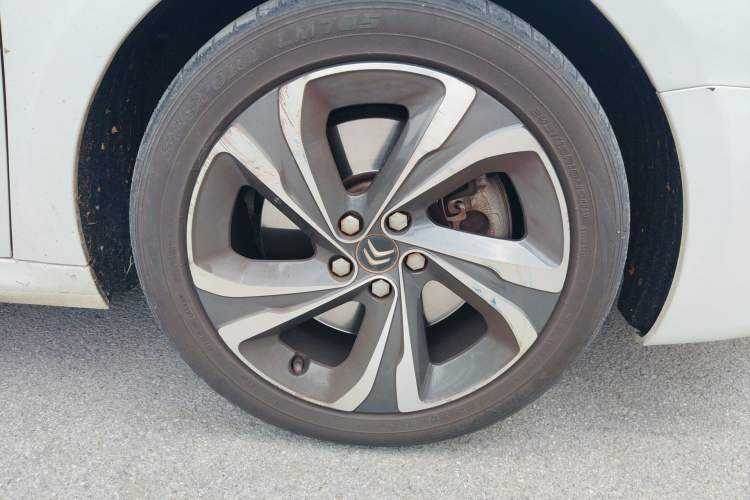 Used Citroen C6 2017 380THP Prestige Model Right Front Wheel Hub