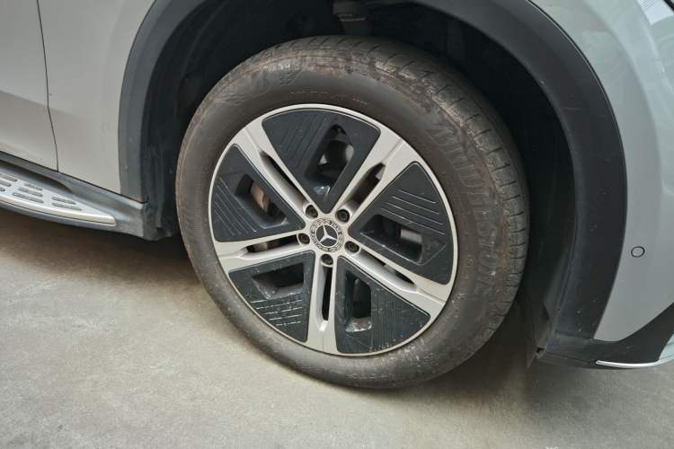 Used Mercedes-Benz EQE SUV 2023 350 4MATIC Pioneer Edition Right Front Wheel Hub