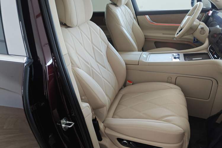 Used Hima AITO M9 2025 Extended-Range Ultra Version 52 kWh 6-Seater Right Front Seat