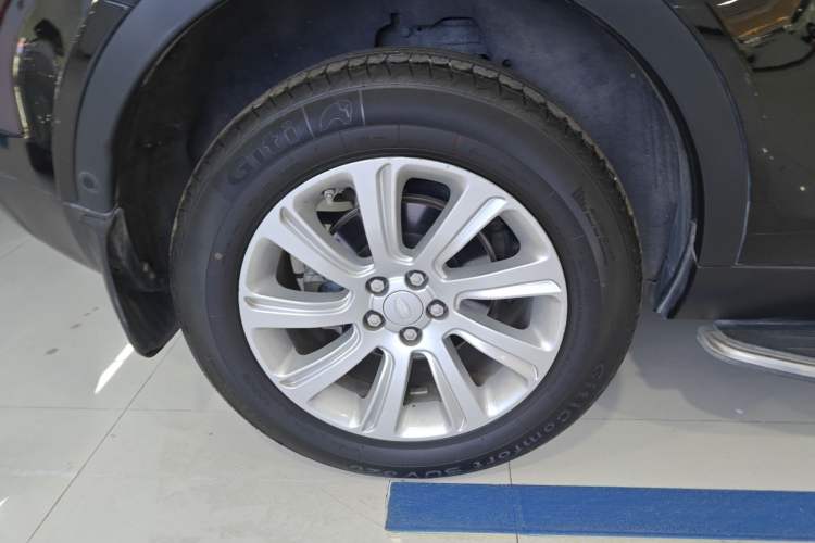 Used Land Rover Discovery Sport 2018 240 PS SE Version