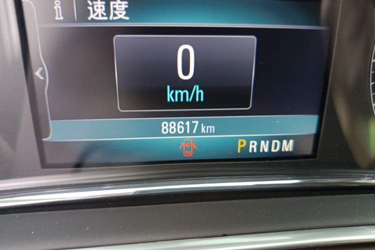 Used Buick Regal 2015 2.0L Elite Fashion Edition Odometer Close Up