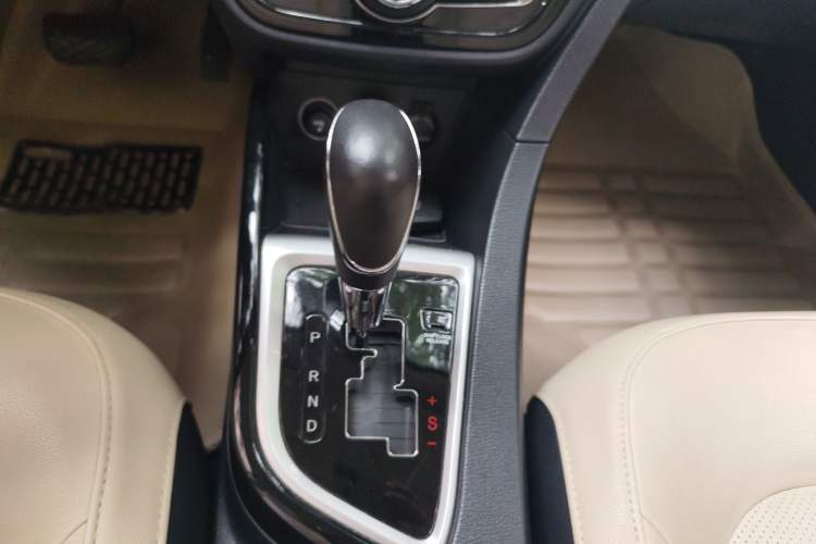 Used CHANGAN Alsvin V7 2016 1.6L Automatic Fun Model China V Standard
