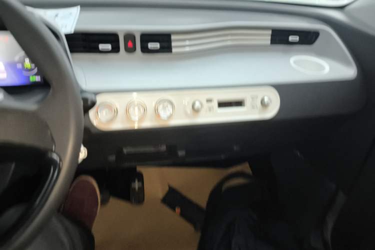 Used Wuling Hongguang MINIEV 2022 Macaron Premium Model – Lithium Iron Phosphate
