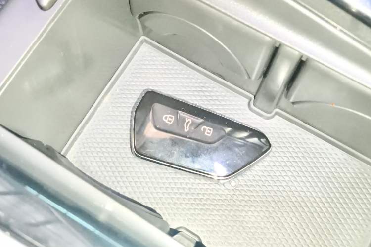 Used Volkswagen Magotan 2024 380TSI DSG Prestige Edition Vehicle Key