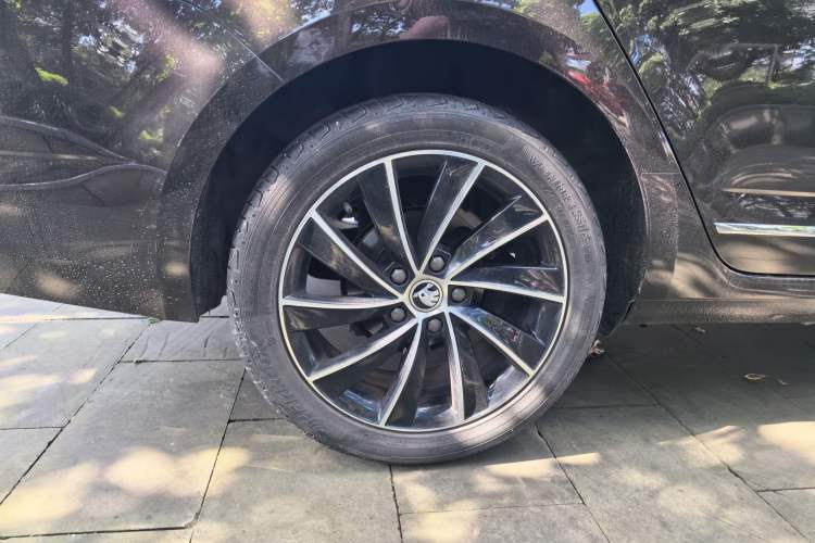 Used Skoda Octavia 2019 TSI280 DSG SmartDrive Luxury Edition China V Standard Right Rear Wheel Hub
