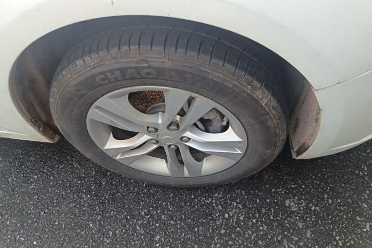 Used Chevrolet Cruze 2015 1.5L Classic SE AT Right Front Wheel Hub