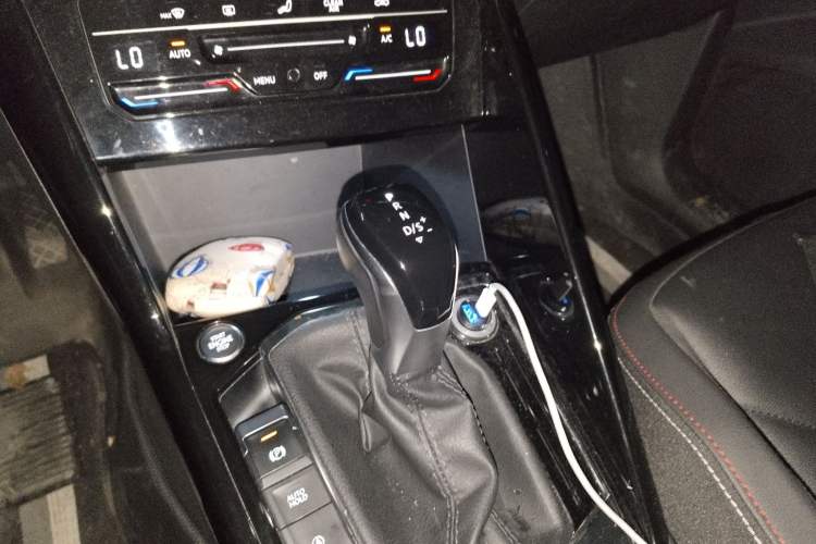 Used Volkswagen Tayron 2021 280TSI Two-Wheel Drive Luxury Smart Connectivity Version Gear Lever