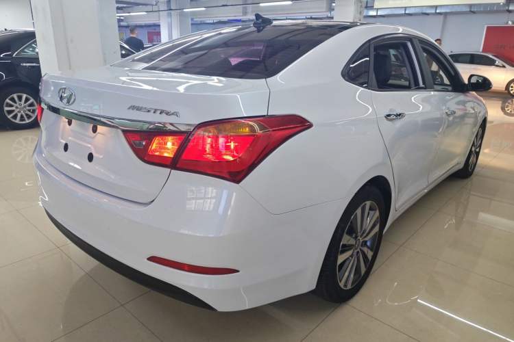 Used Hyundai Mistra 2016 1.8L Automatic Smart GLS Rear Right 45 Deg