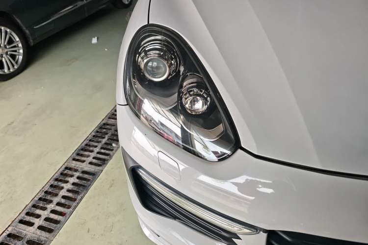 Used Porsche Cayenne 2015 Cayenne GTS 3.6T Right Front Headlight