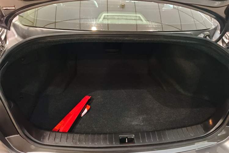 Used Infiniti Q50L 2016 2.0T Enjoyment Edition Trunk