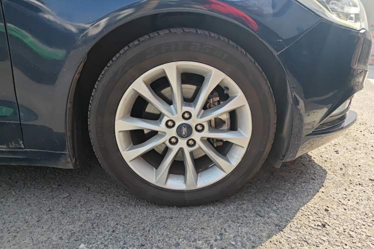 Used Ford Mondeo 2017 EcoBoost 180 Stylish Model Right Front Wheel Hub