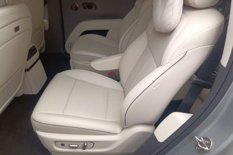 Used Li Auto i8 2025 Model Standard Version