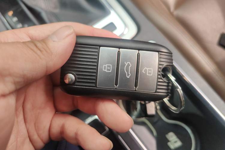 Used Roewe i6 2017 20T Automatic Internet ZhiZun Edition