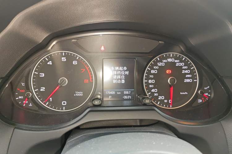 Used Audi Q5 2017 40 TFSI Comfort Model
