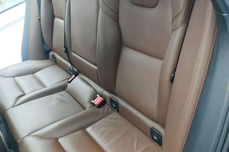 Used Volvo XC60 2022 B5 4x4 Smart Luxury Edition