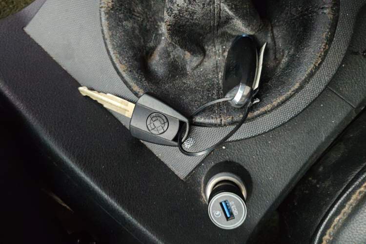 Used SsangYong Actyon 2014 2.3L Two-Wheel Drive Manual Transmission Entry-Level Gasoline Version