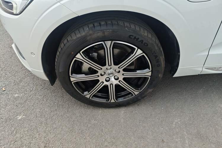 Used Volvo XC60 New Energy 2019 T8 E-Drive Hybrid Prestige Luxury Version China V Standard
