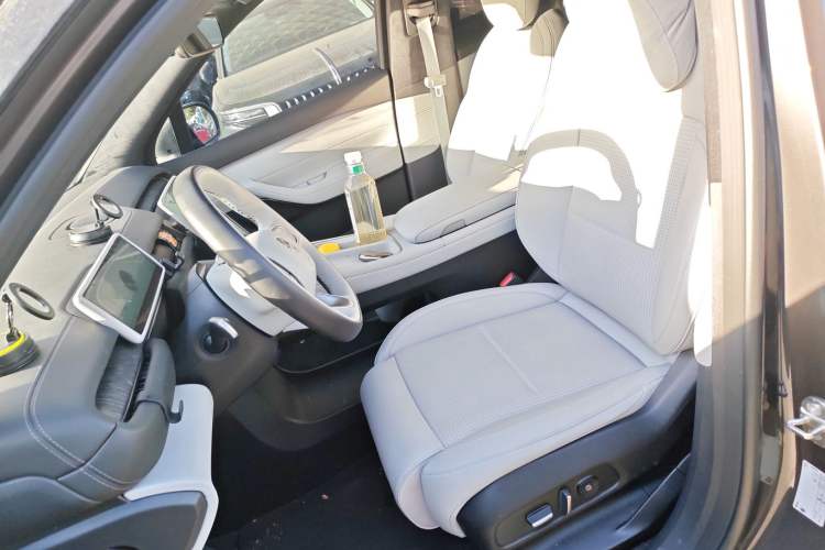 Used Nio ES6 2024 75 kWh
