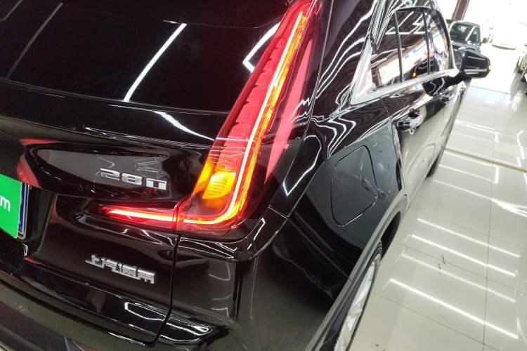 Used Cadillac XT4 2018 28T Two-Wheel Drive Tech Version