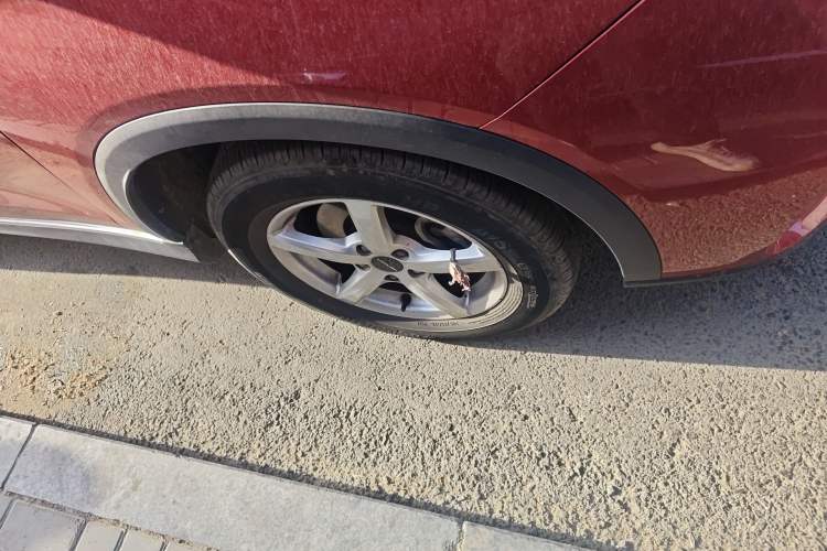 Used Dongfeng Fengon 500 2022 1.5L CVT Enjoyment Version Right Front Wheel Hub