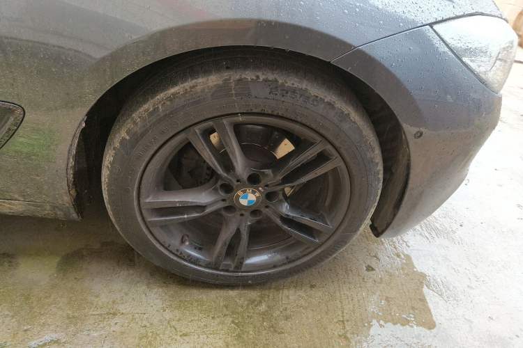 Used BMW 3 Series GT 2020 320i M Sport Night Edition Right Front Wheel Hub