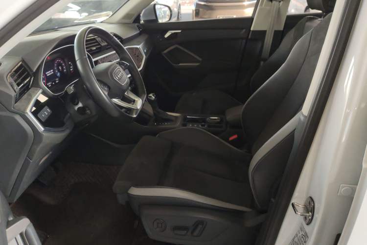 Used Audi Q3 2021 35 TFSI Fashion Dynamic Model
