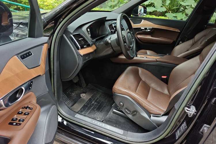 Used Volvo XC90 2023 B6 Zhiyi Luxury Edition 7-Seater