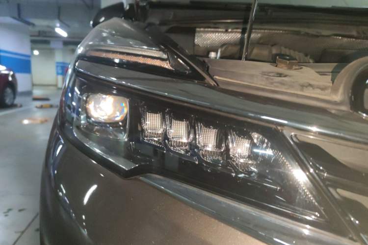 Used Buick GL8 2021 Land Cruiser Executive 652T Premium Model
