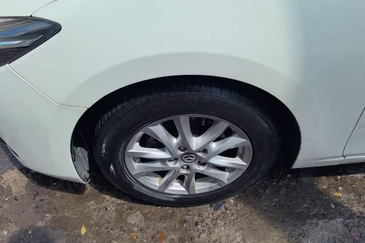 Used Mazda 3 Axela 2017 Sedan 1.5L Automatic Luxury Model Emission Standard China V
