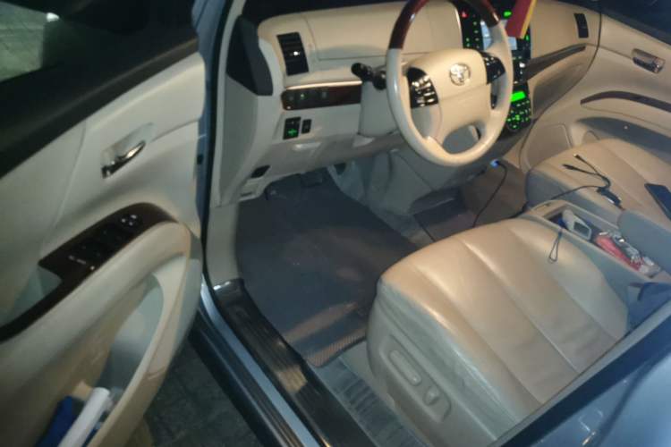 Used Toyota Previa 2012 2.4L 7-Seater Luxury Edition
