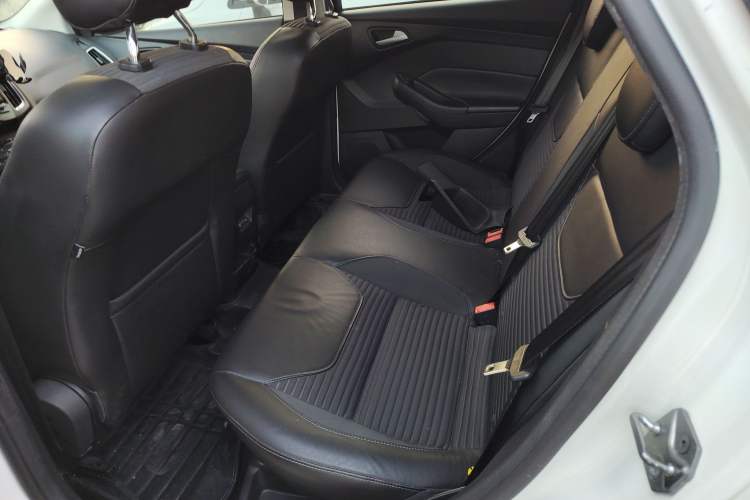 Used Ford Focus 2015 Hatchback EcoBoost 125 Manual – Ultra-Style Edition