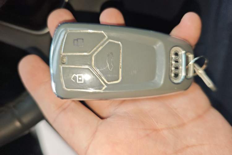 Used Audi A4L 2020 40 TFSI Luxury Dynamic Model Vehicle Key