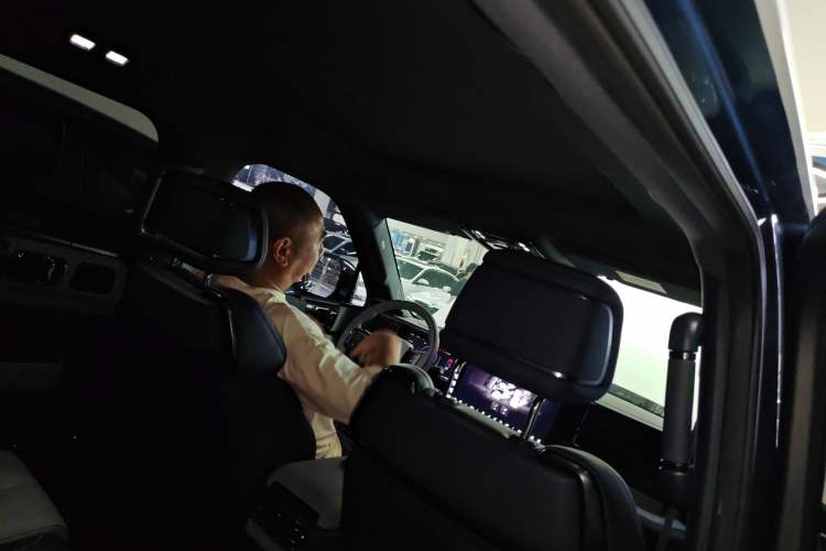 Used Formula Leopard 5 2023 Cloud Ride Flagship Edition Headliner