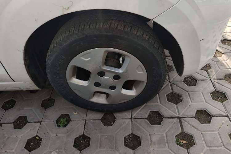 Used Roewe Clever 2021 302 km New Four-Seater Super-Efficient Version
