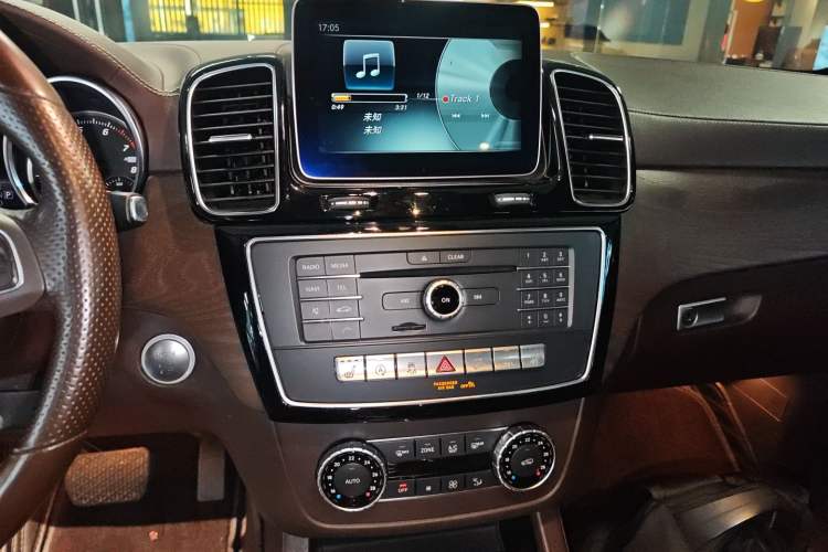 Used Mercedes-Benz GLE 2017 GLE 320 4MATIC Dynamic Model Audio And AC Panel