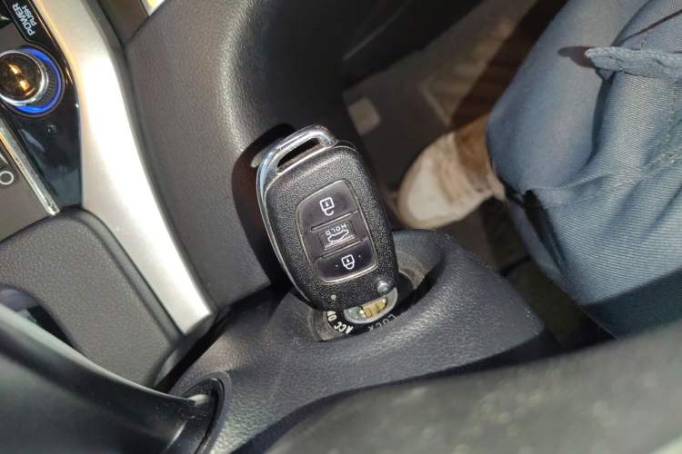 Used Hyundai Elantra (6th Generation / Lingdong) 2016 1.6L Automatic ZhiXuan – Elite Version
