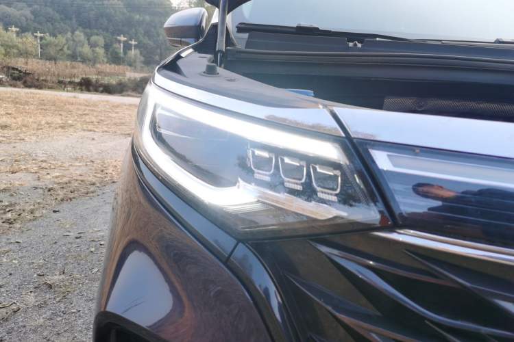 Used Roewe iMAX8 2022 400TGI Celebration Edition Right Front Headlight