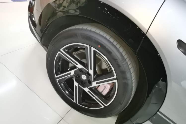 Used Xiaomi Auto YU7 2025 Ultra-Long Range Rear-Wheel Drive Version
