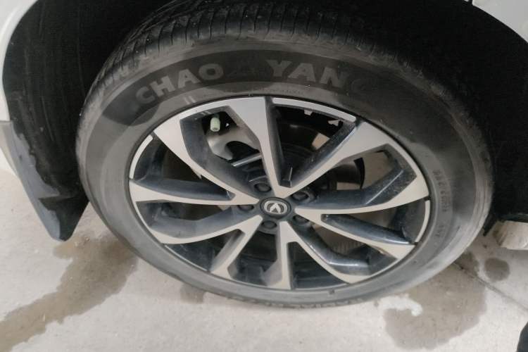 Used CHANGAN UNI-Z New Energy 2024 Blue Whale Smart Electric iDD 125km Beyond Edition Right Rear Wheel Hub
