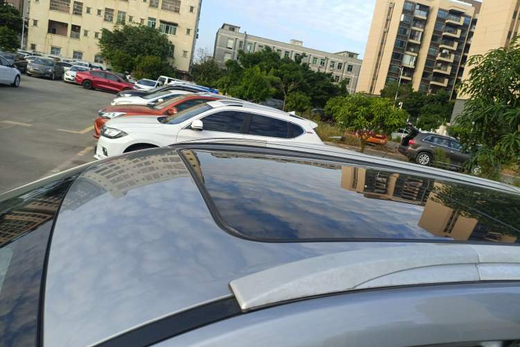 Used Dongfeng Fengon 580 2017 1.5T CVT Smart Connectivity Model
