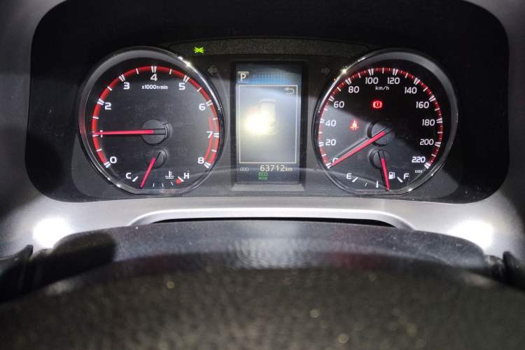 Used Toyota RAV4 2018 2.5L Automatic 4x4 Elite i Edition Odometer Close Up