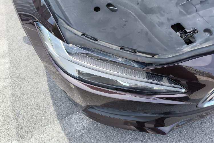 Used Volvo S90 2018 T4 Zhiyuan Edition Right Front Headlight