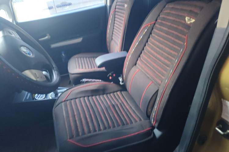 Used Venucia R50X 2015 1.6L Automatic Luxury Edition