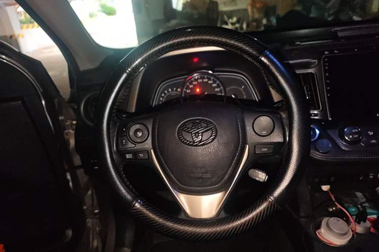 Used Toyota RAV4 2015 2.0L CVT Four-Wheel Drive New Edition Steering Wheel