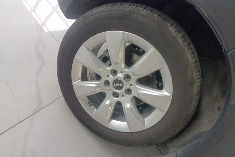 Used MINI Countryman 2019 1.5T COOPER ALL4 Classic Weekend Travel Edition Right Rear Wheel Hub