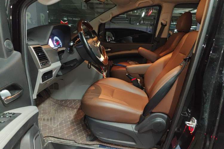 Used JAC Refine M4 2019 Business & Travel Series 2.0L Manual Comfort Model China VI