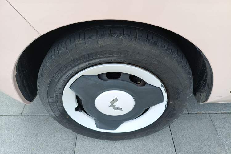 Used Wuling Hongguang MINIEV 2022 Macaron Premium Model – Lithium Iron Phosphate Left Front Wheel Hub